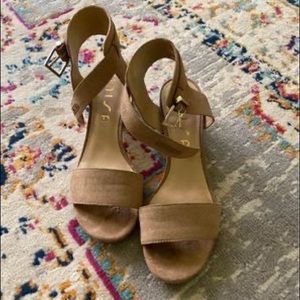 Women’s sandals